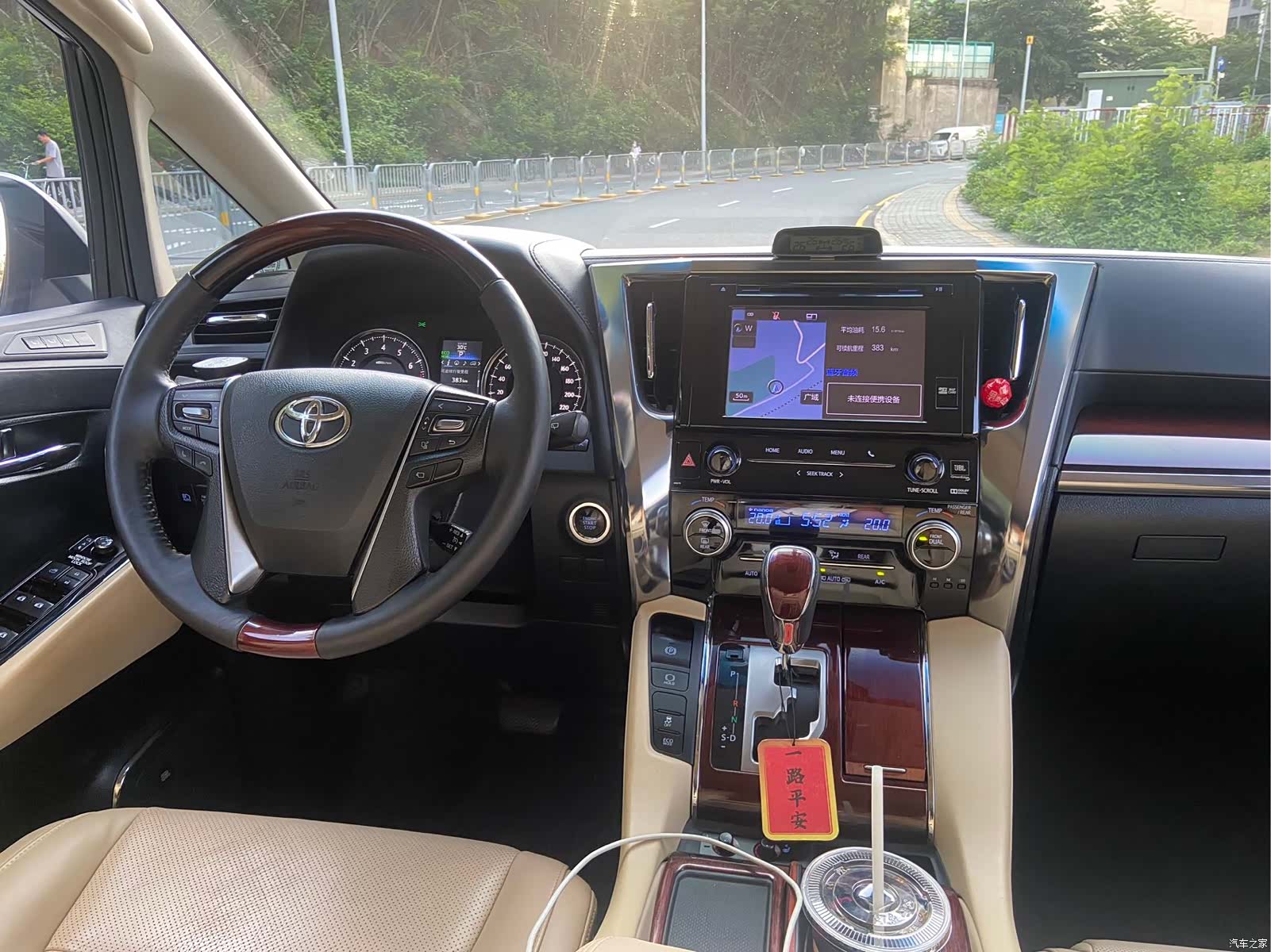 Toyota Alphard, 2016 10