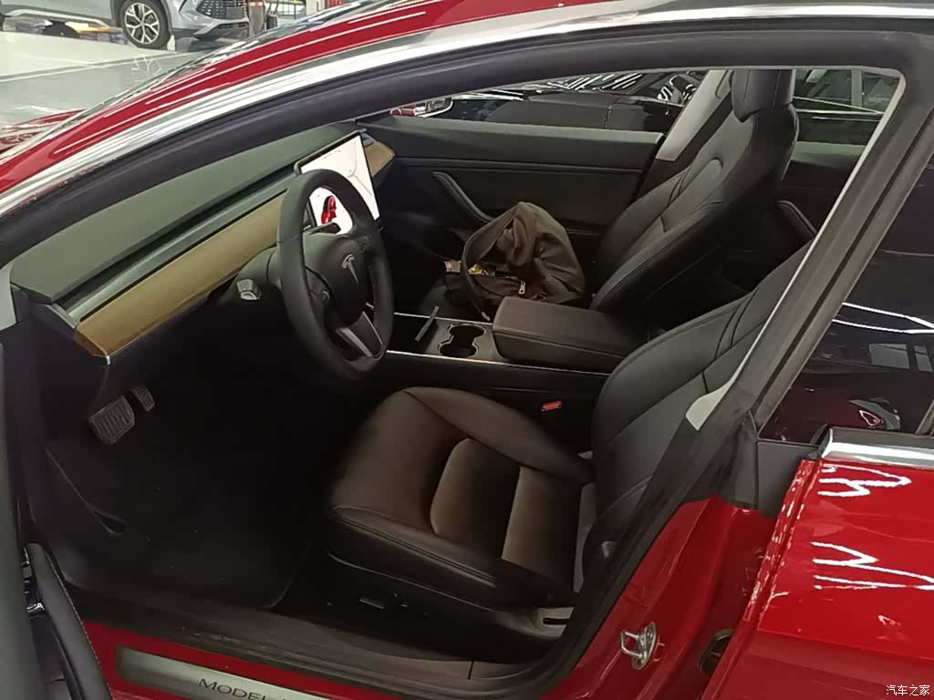 Tesla Model 3, 2020 15