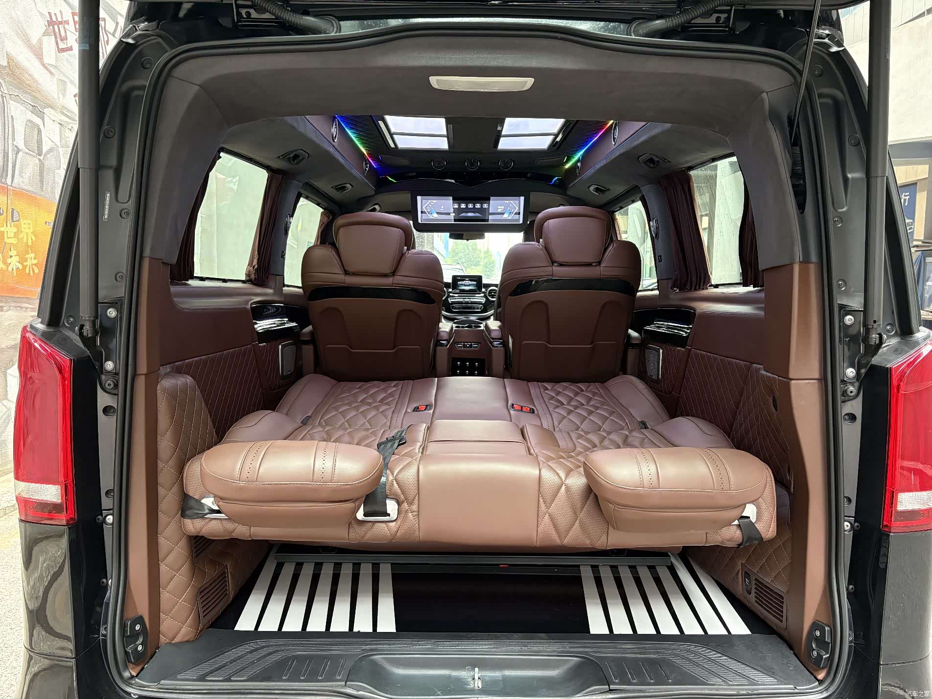 Mercedes-Benz V-Class, 2020 9