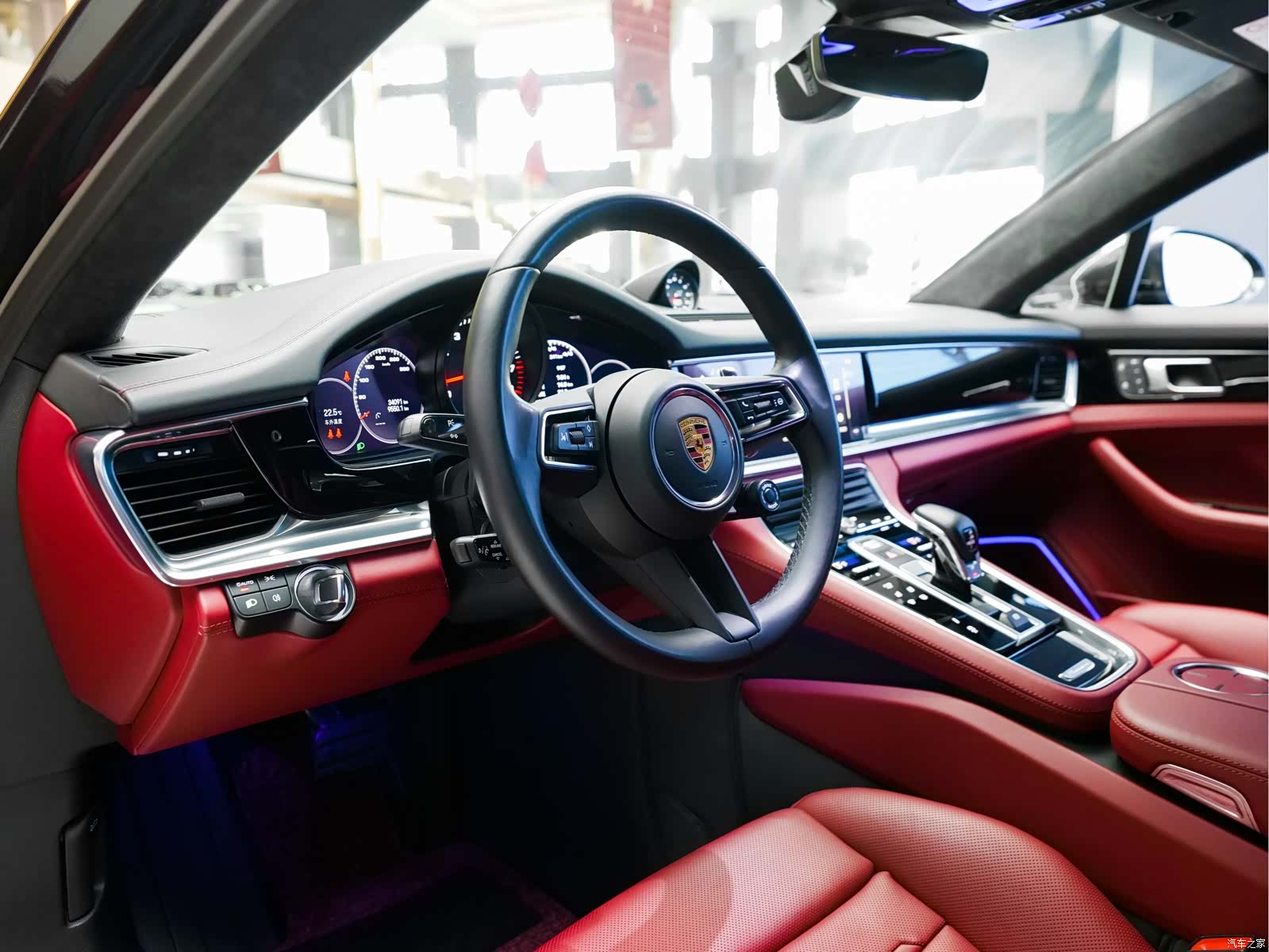 Porsche Panamera, 2023 10