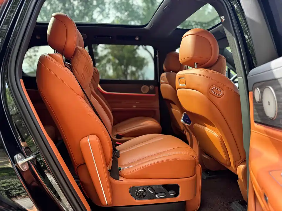 AITO Ask the world M9