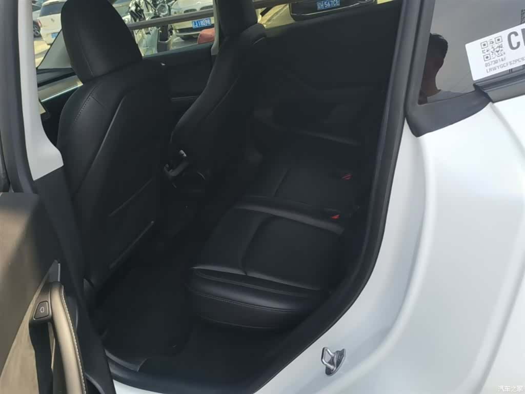 Tesla Model Y, 2023 17