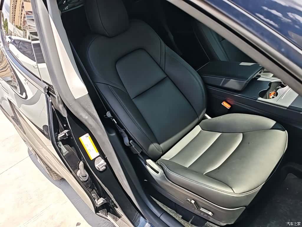 Tesla Model Y, 2021 25