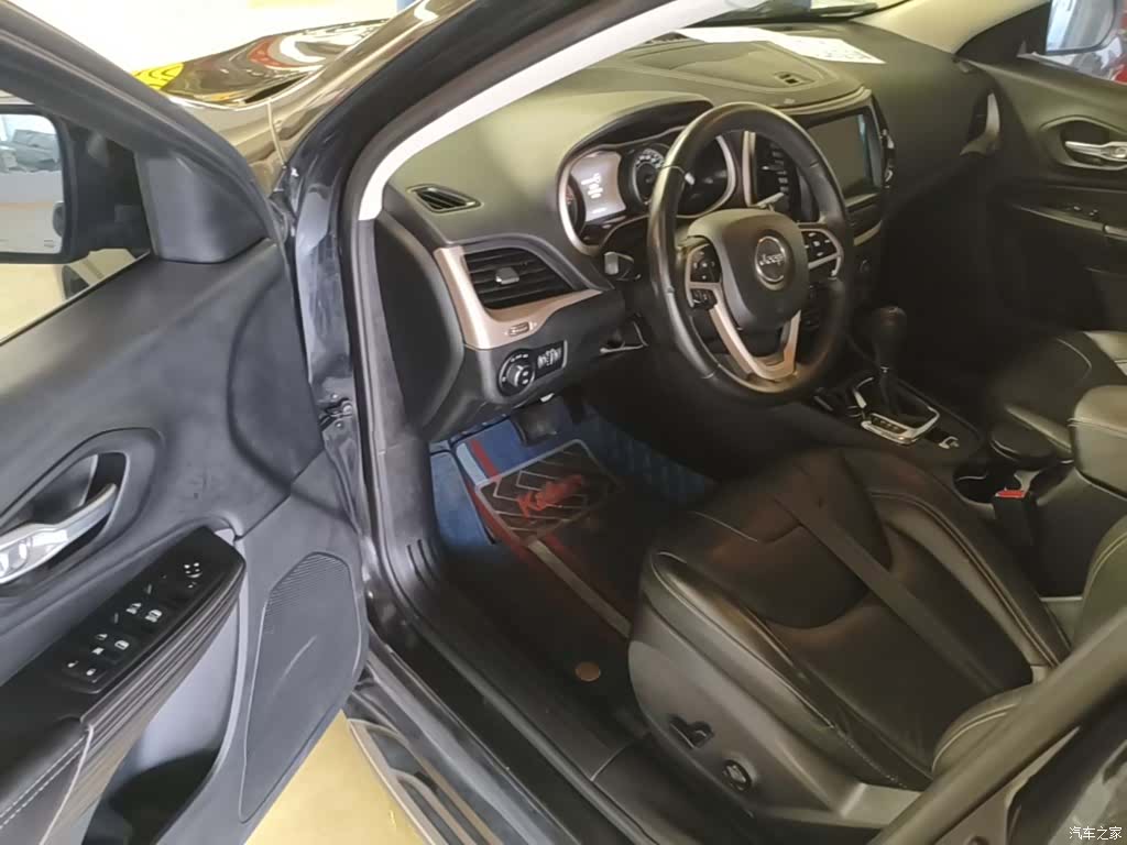 Jeep Cherokee, 2017 16