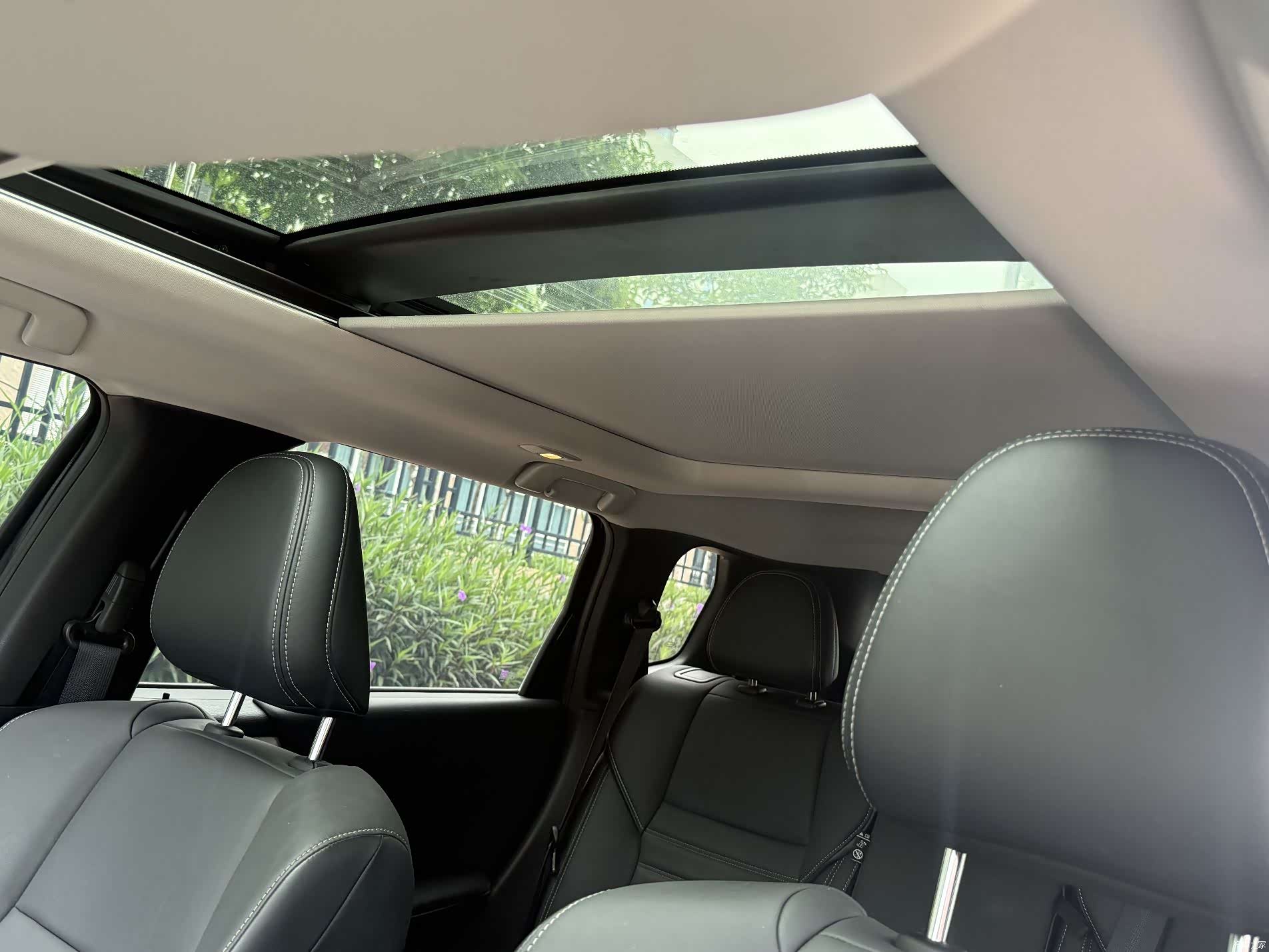 Mitsubishi Outlander, 2023 12