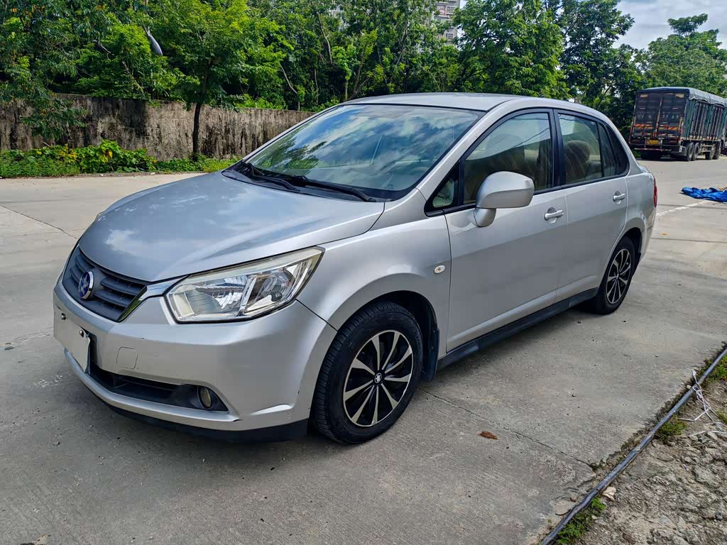 Venucia D50 2012 1.6L AT Comfort