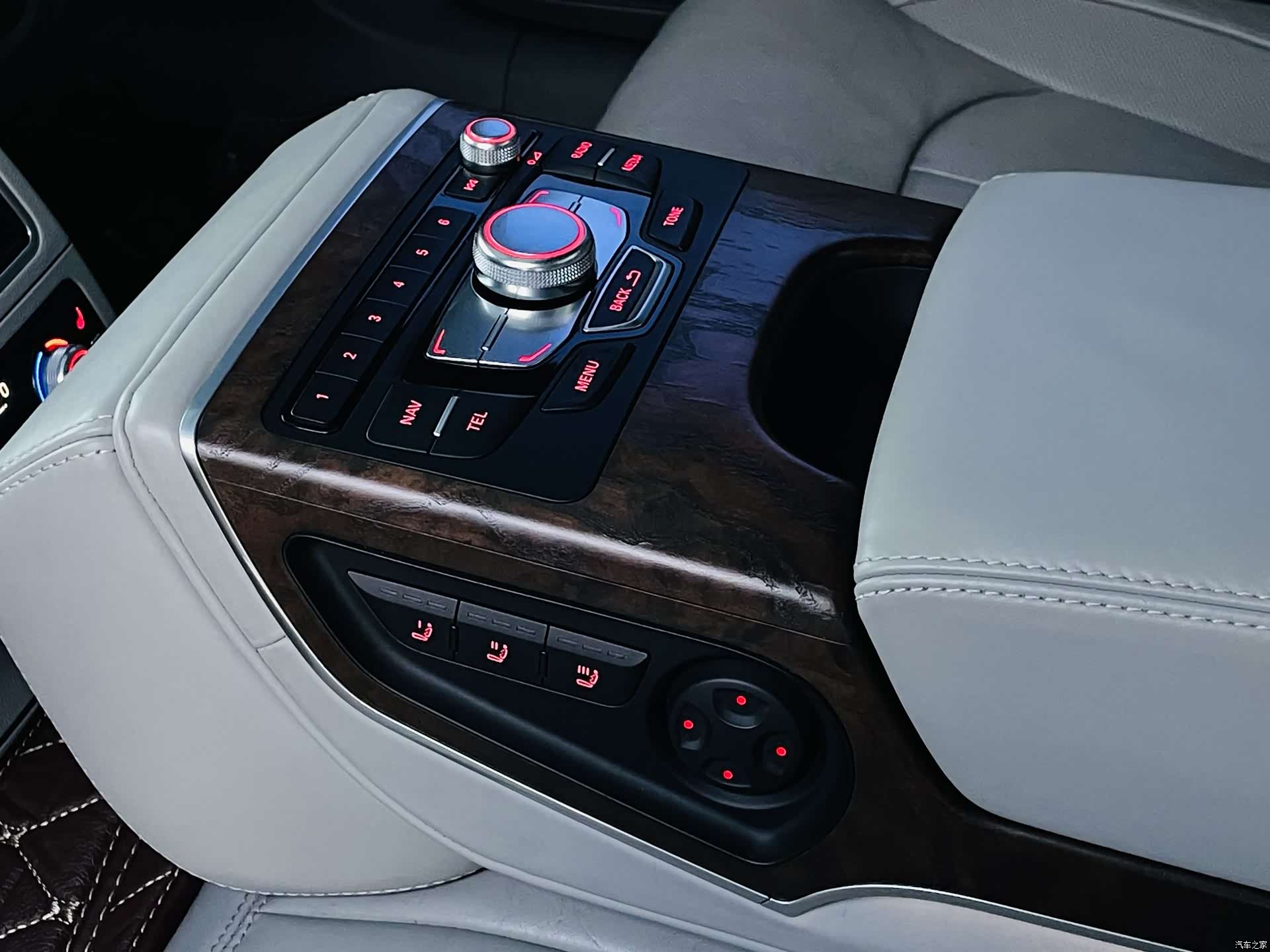 Audi A6L, 2014 12