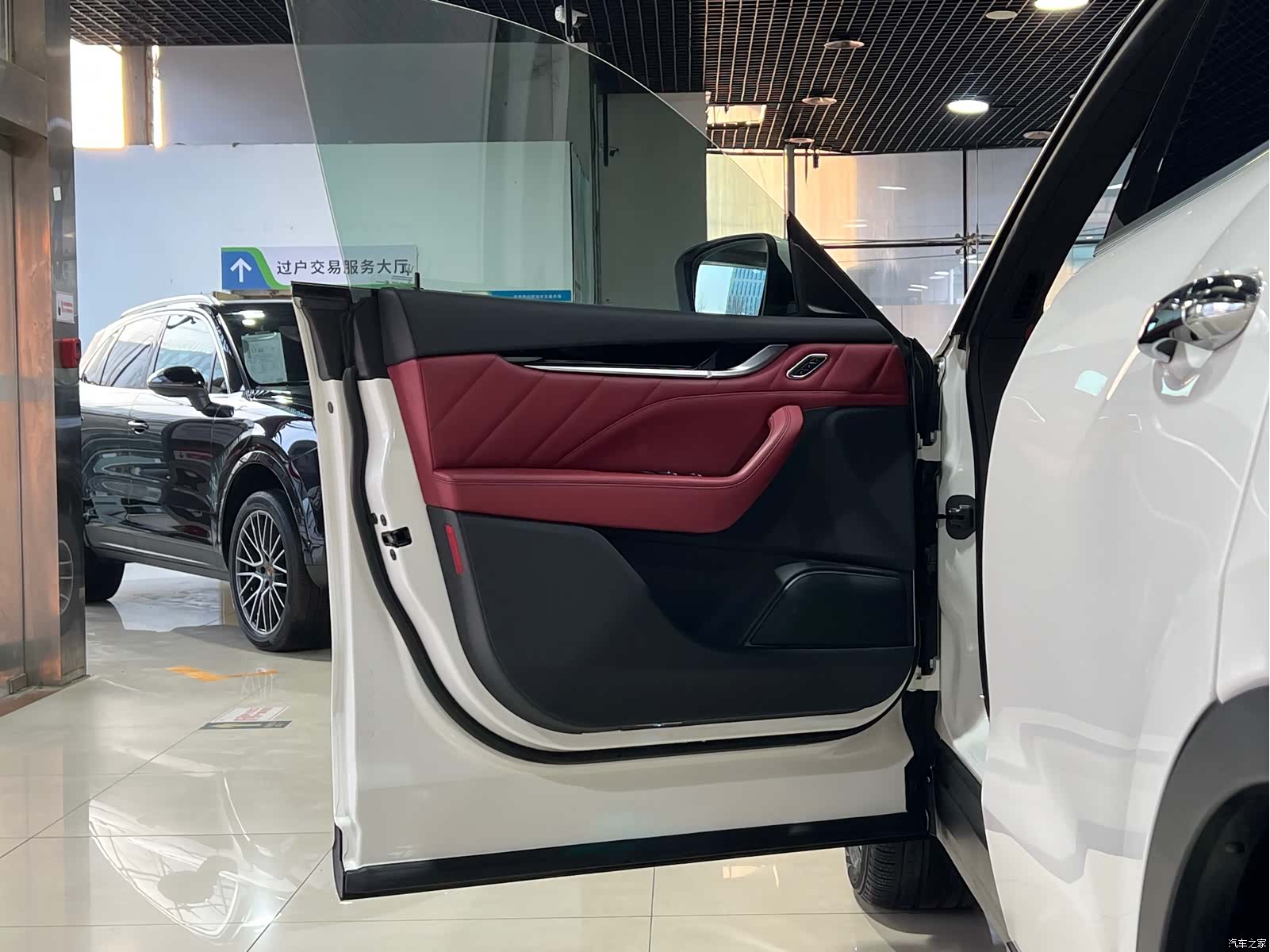 Maserati Levante, 2020 11