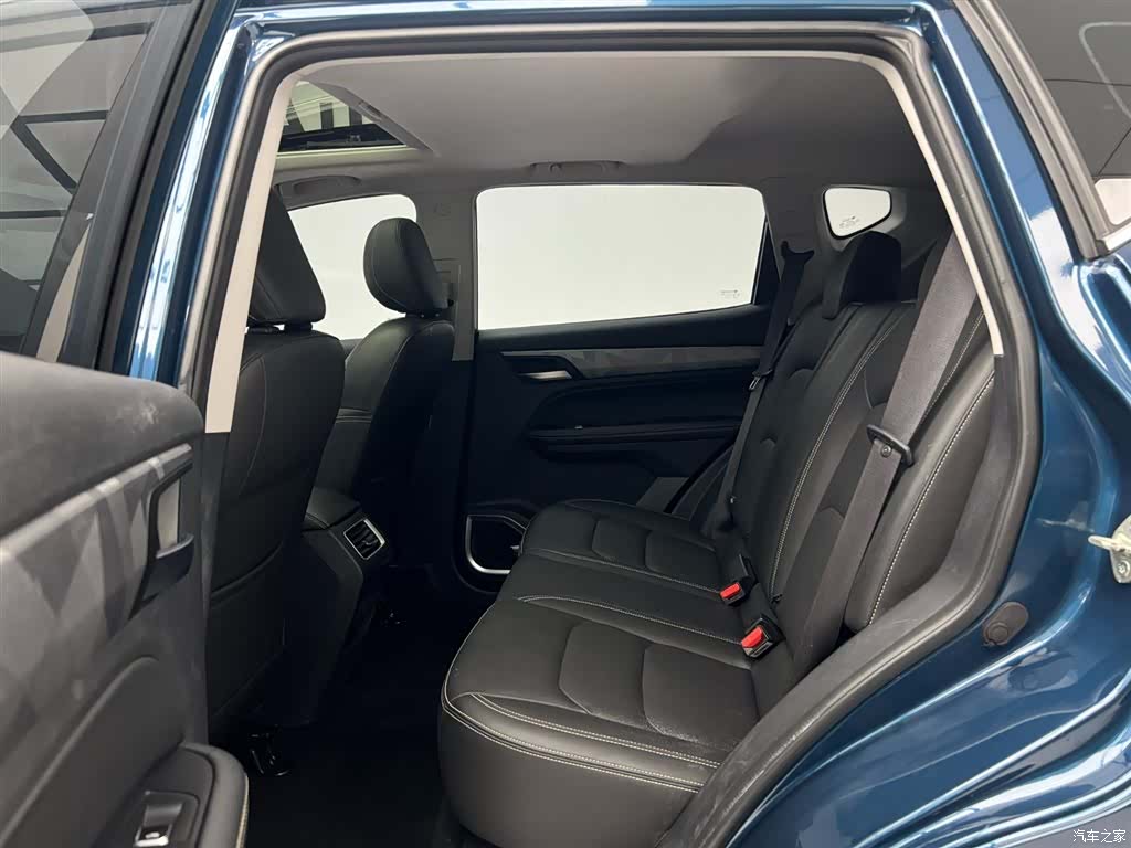 Geely X6, 2022 11