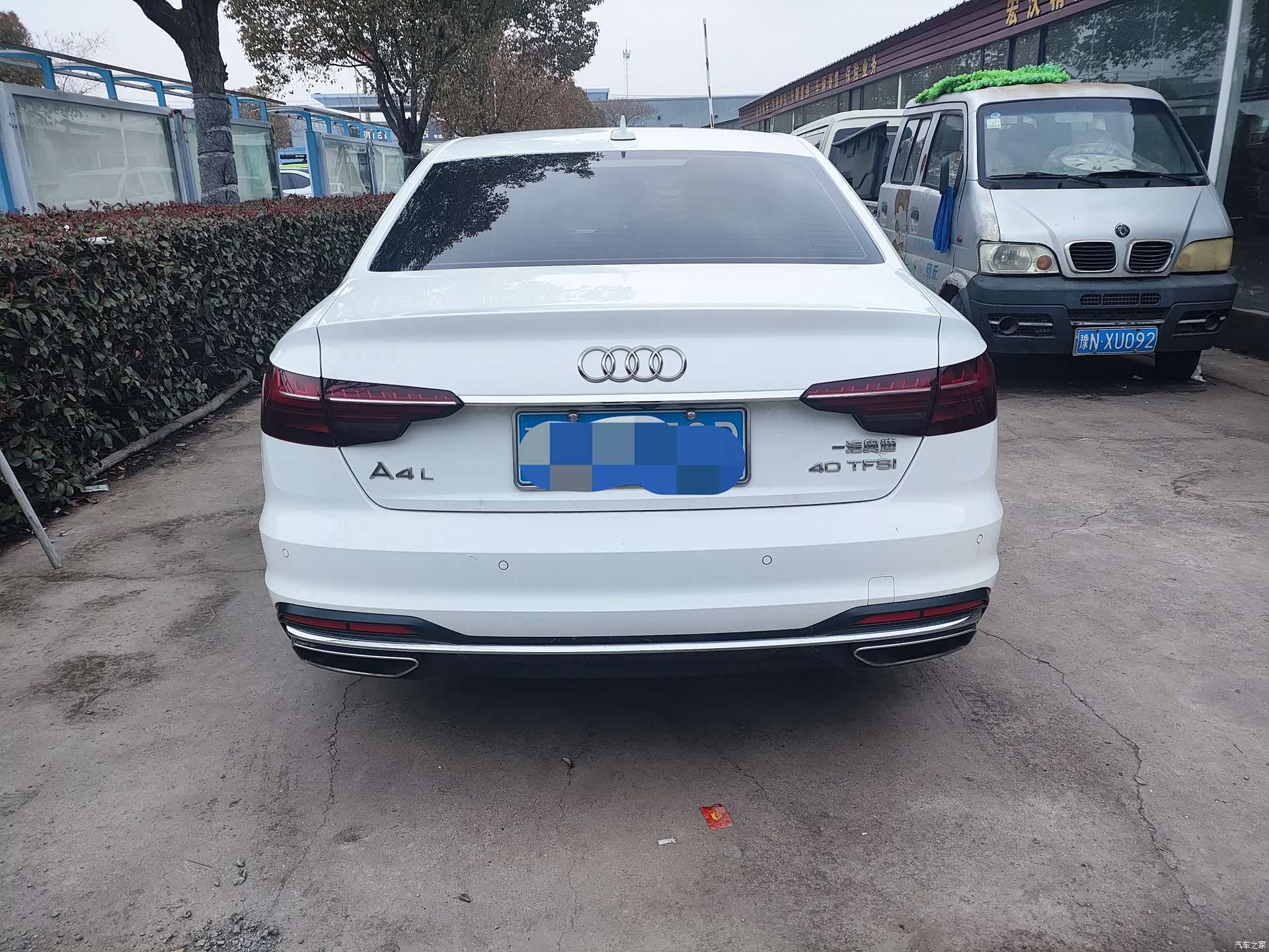 Audi A4L, 2021 все фото