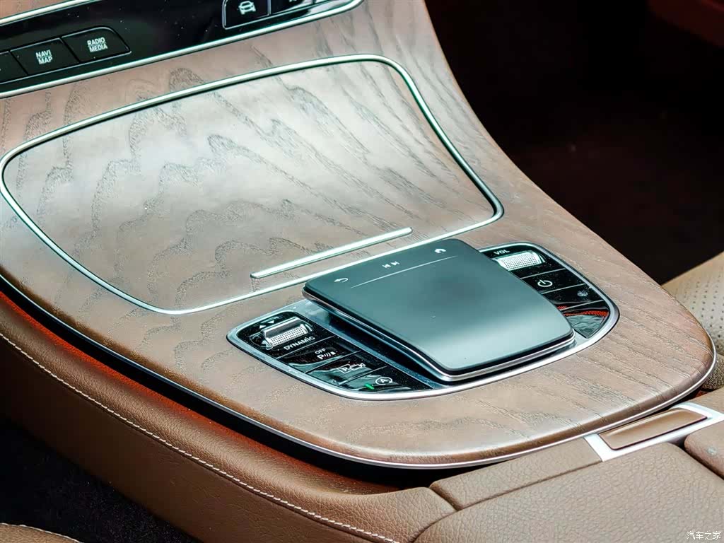 Mercedes-Benz E-Class, 2023 12