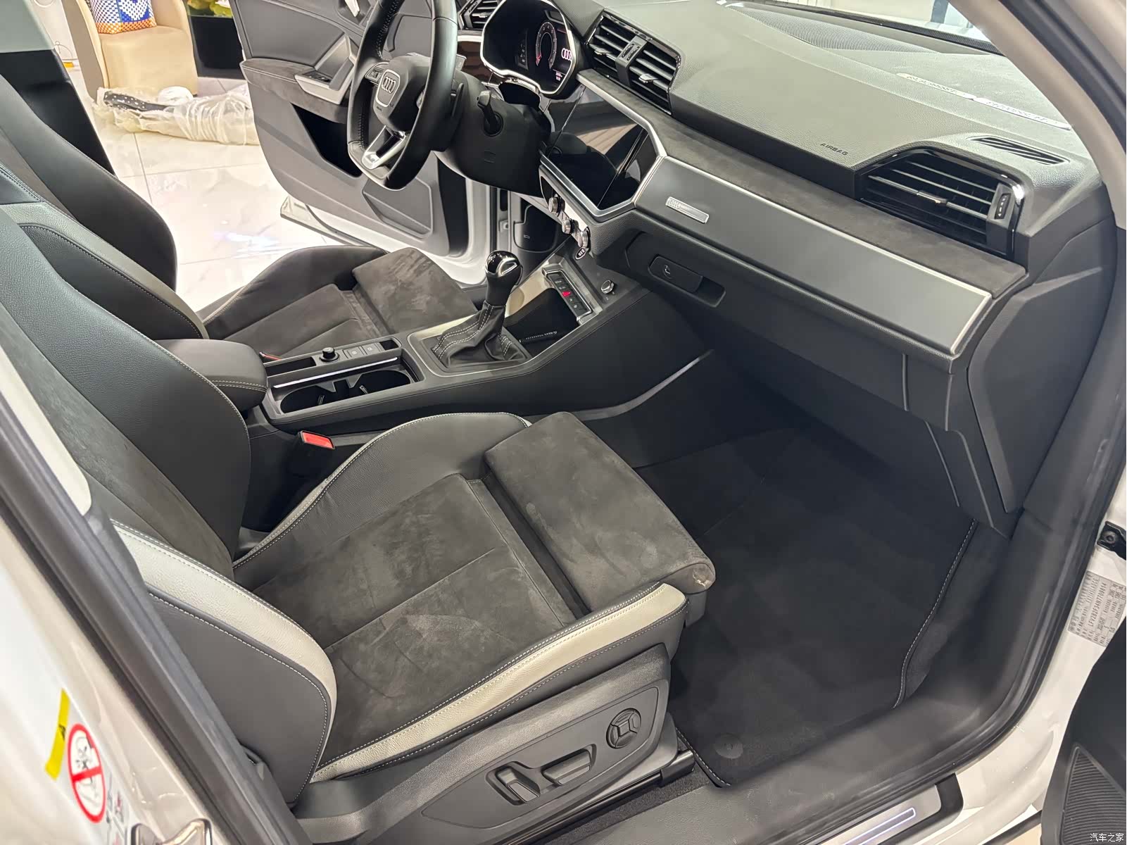 Audi Q3, 2022 13