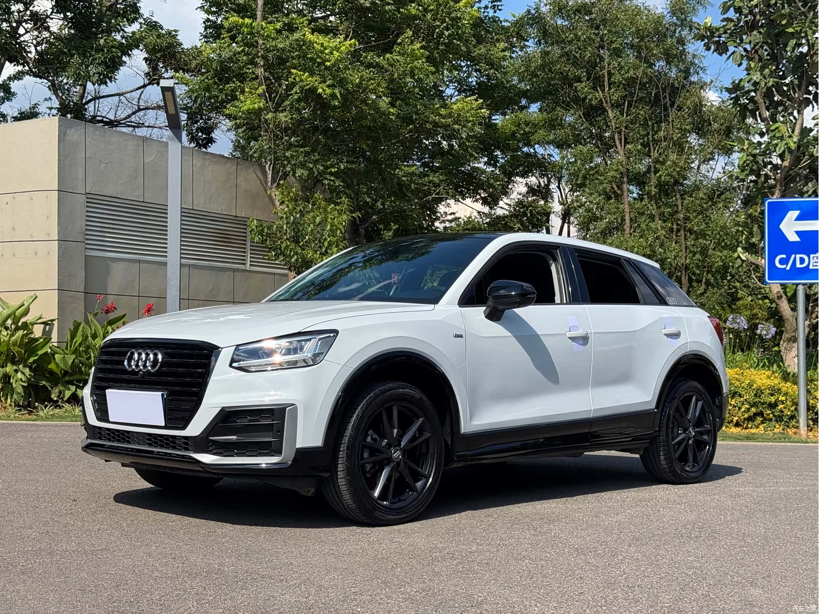Audi Q2L, 2021 1