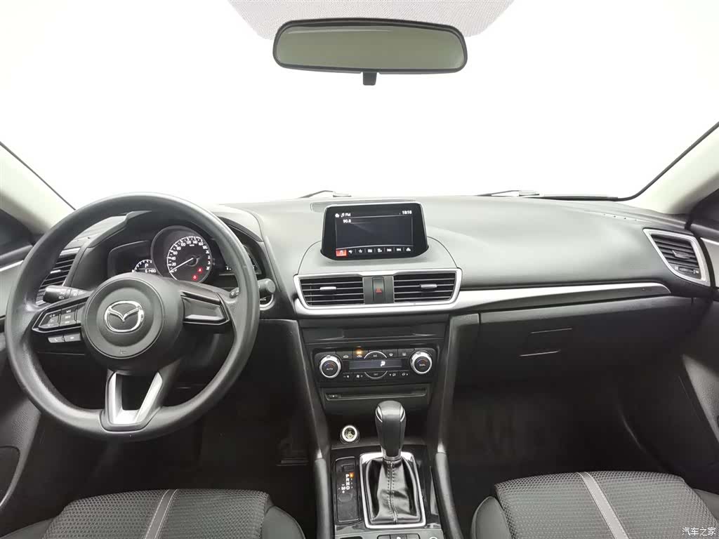 Mazda Mazda3, 2018 все фото