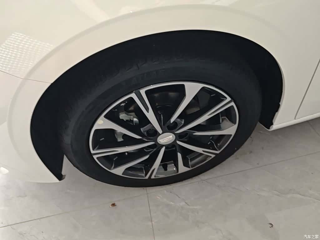 Geely Emgrand, 2026 23