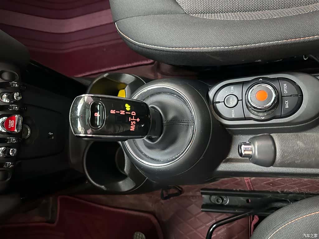 Mini ONE, 2019 15