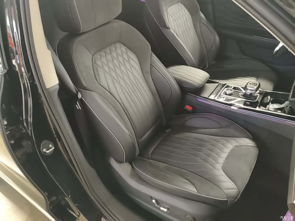 Hongqi HS5, 2022 25