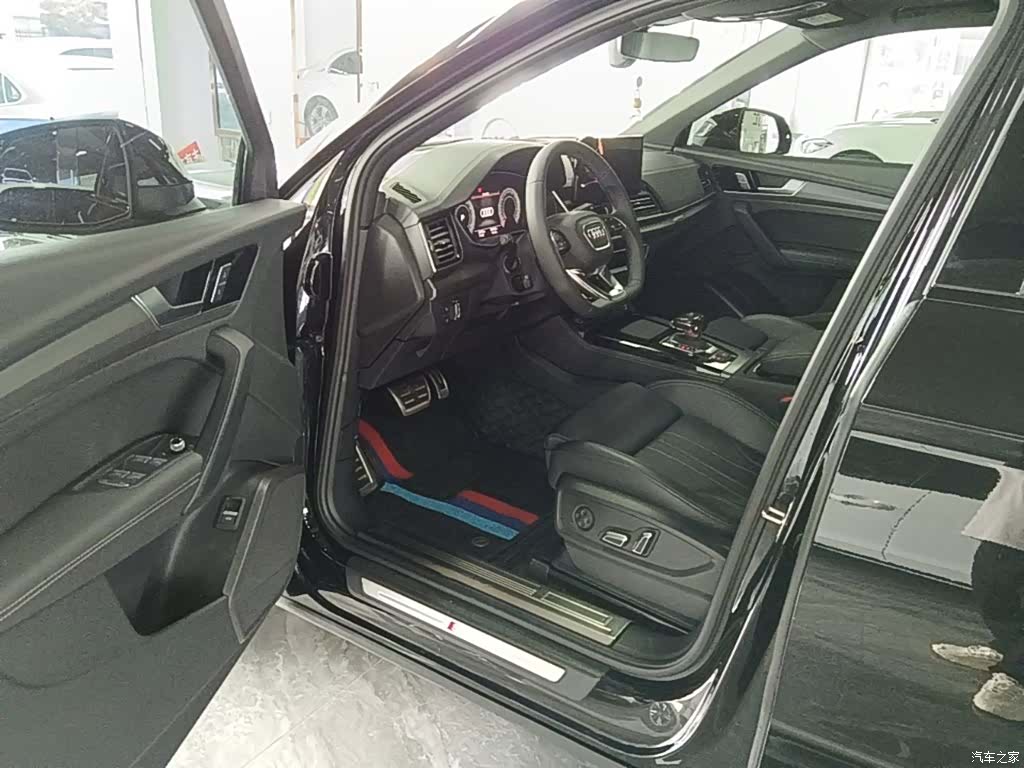 Audi Q5L, 2025 16