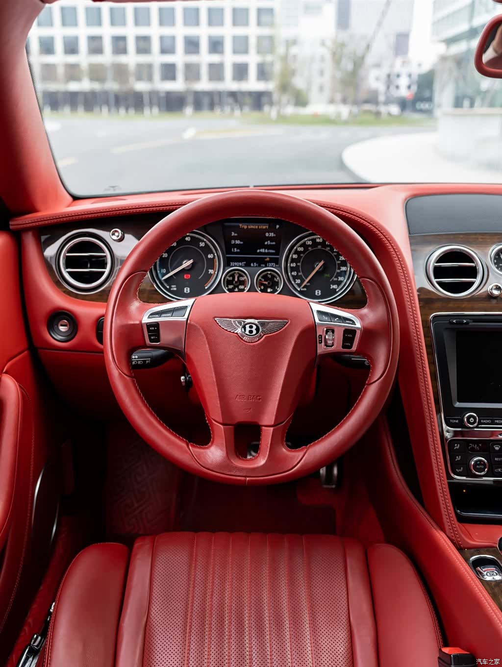 Bentley Continental GT, 2019 11