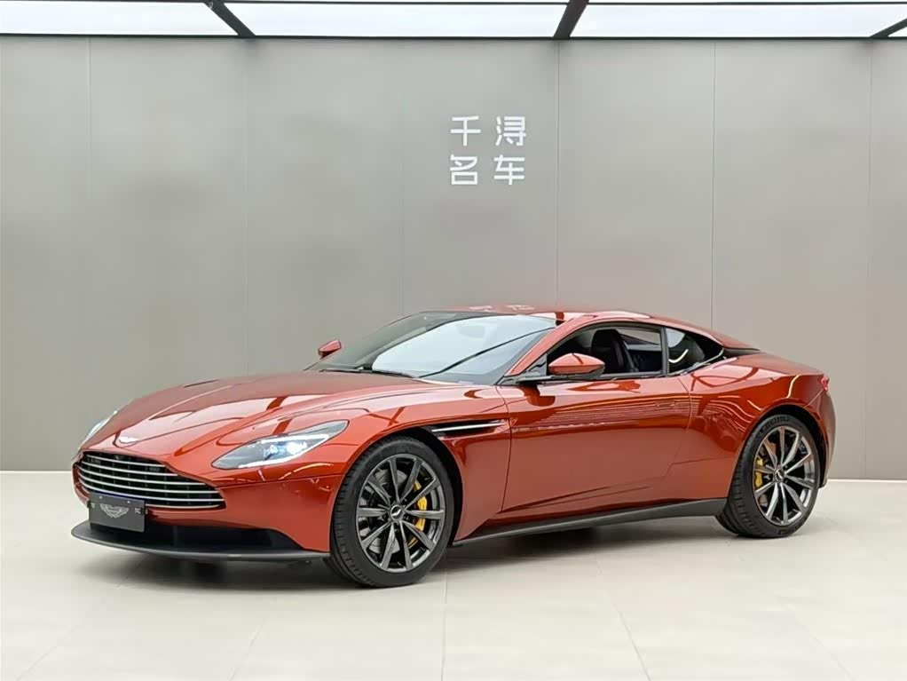 Aston Martin DB11