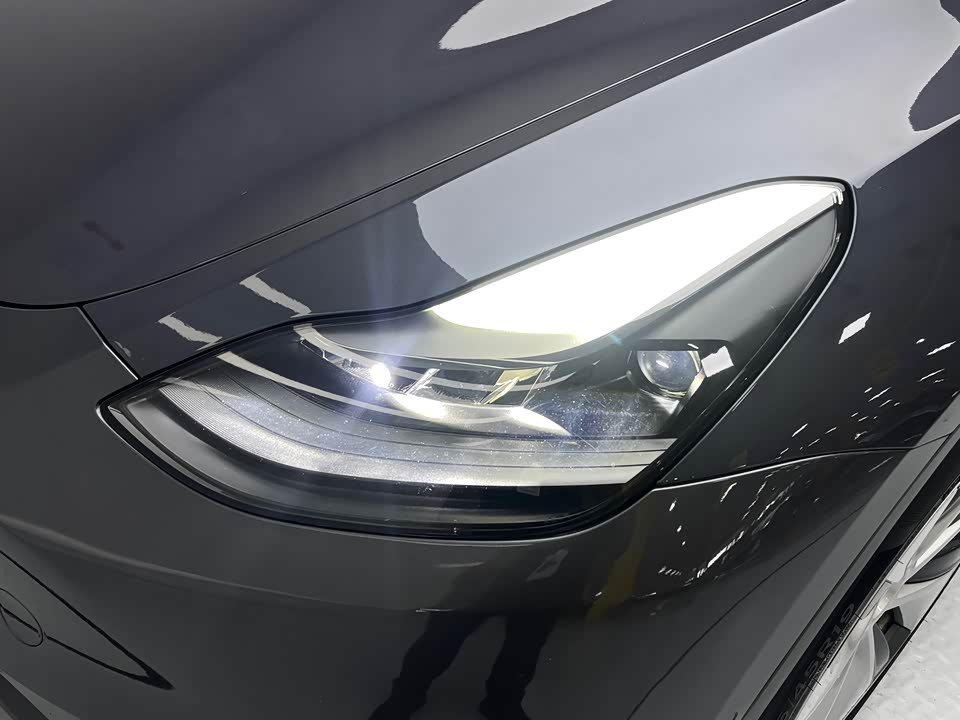 Tesla Model Y Tesla Model Y