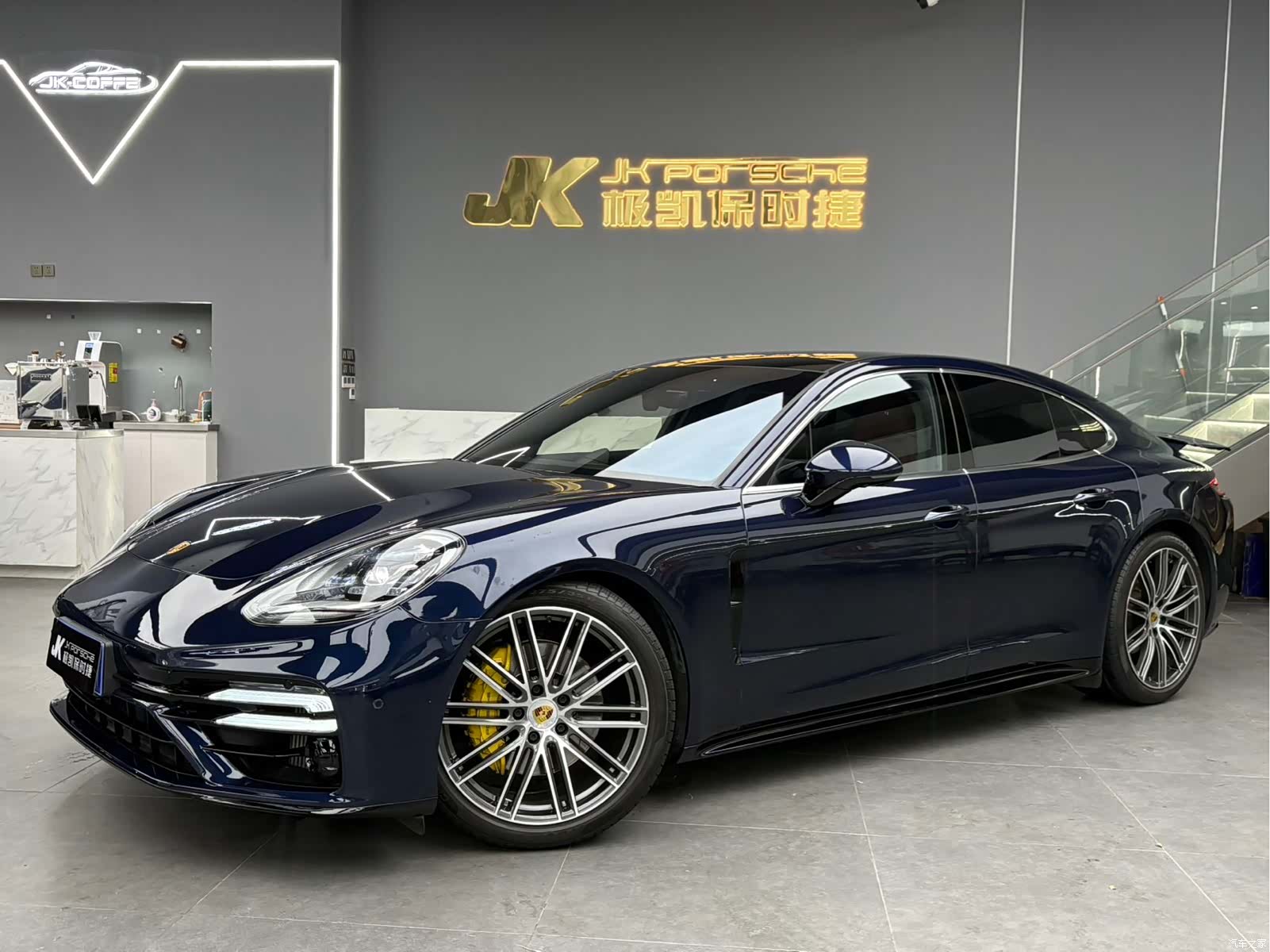 Porsche Panamera, 2018 1