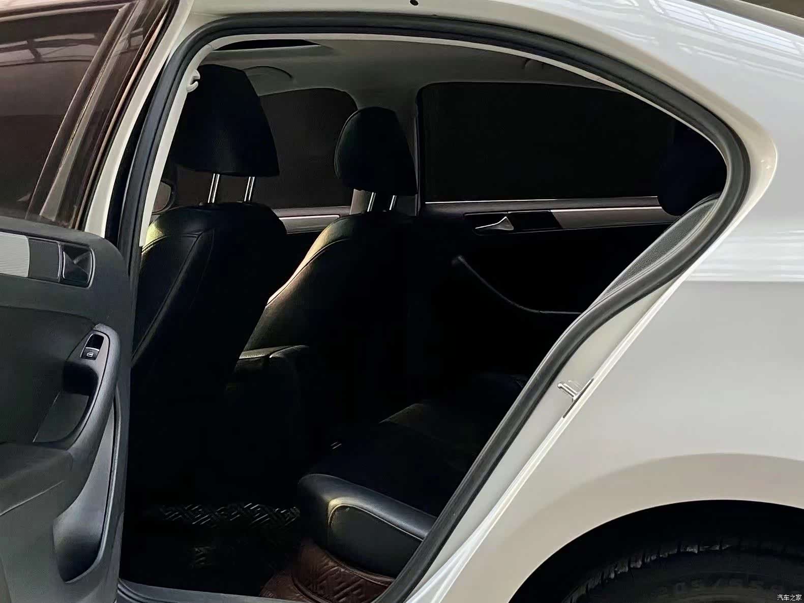 Volkswagen Sagitar, 2012 6