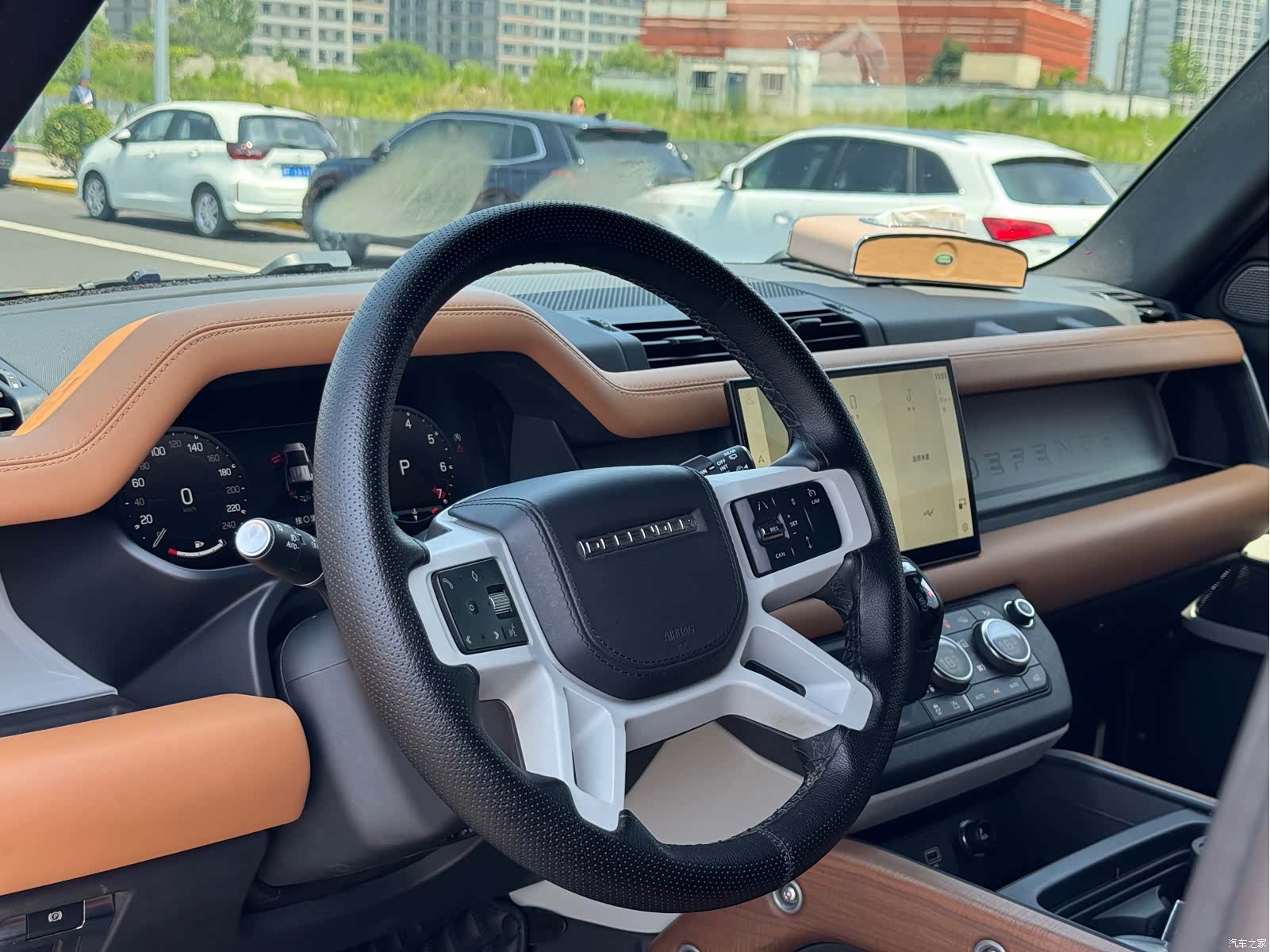Land Rover Defender, 2023 12