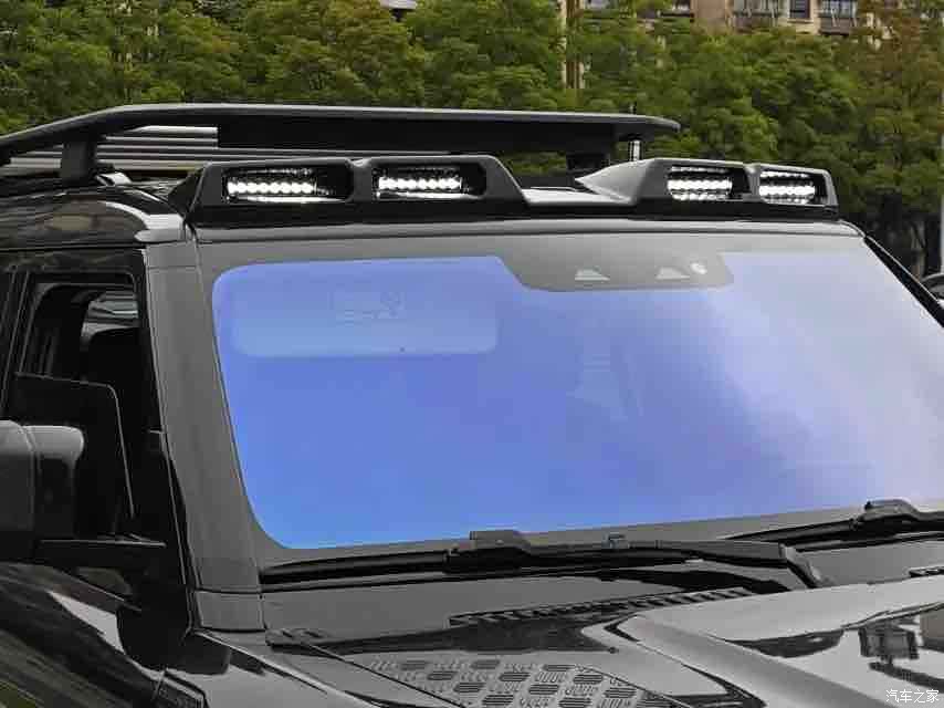 Land Rover Defender, 2021 4