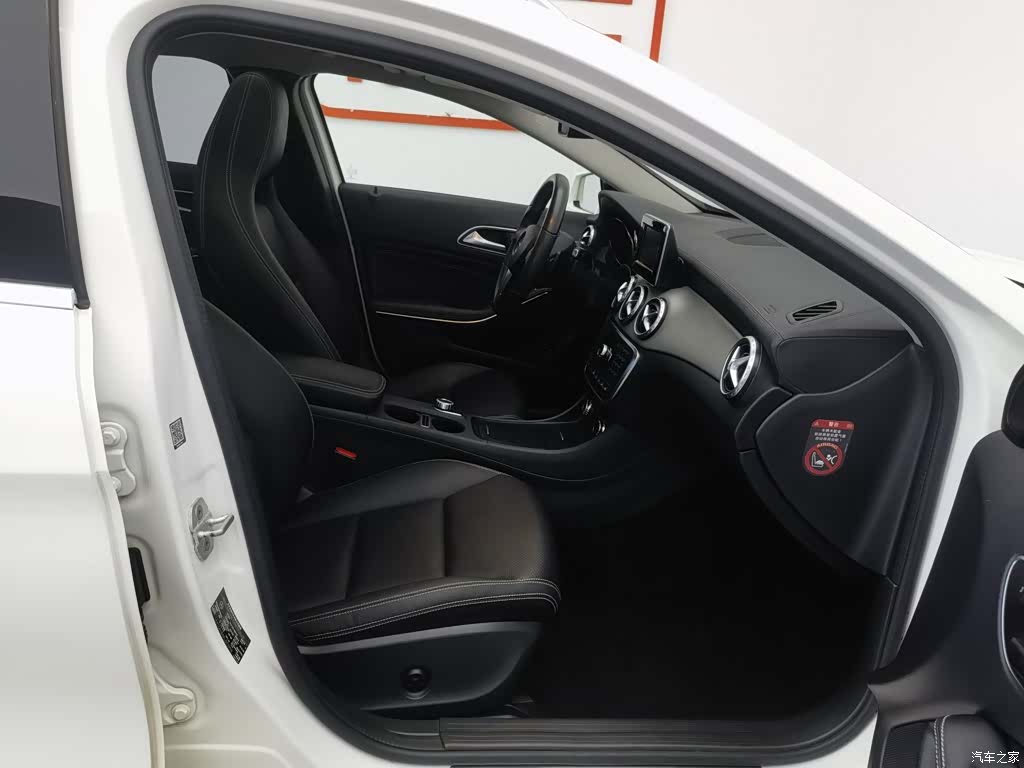 Mercedes-Benz GLA, 2015 23