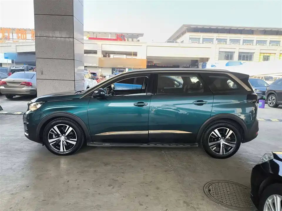 Peugeot 5008