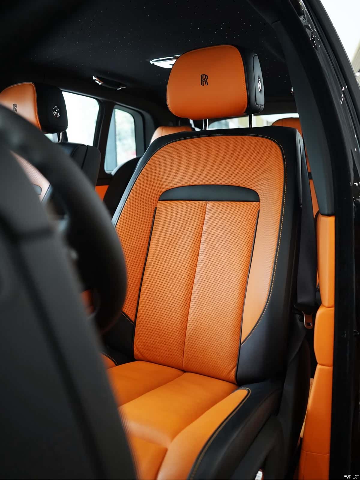 Rolls-Royce Cullinan, 2023 15