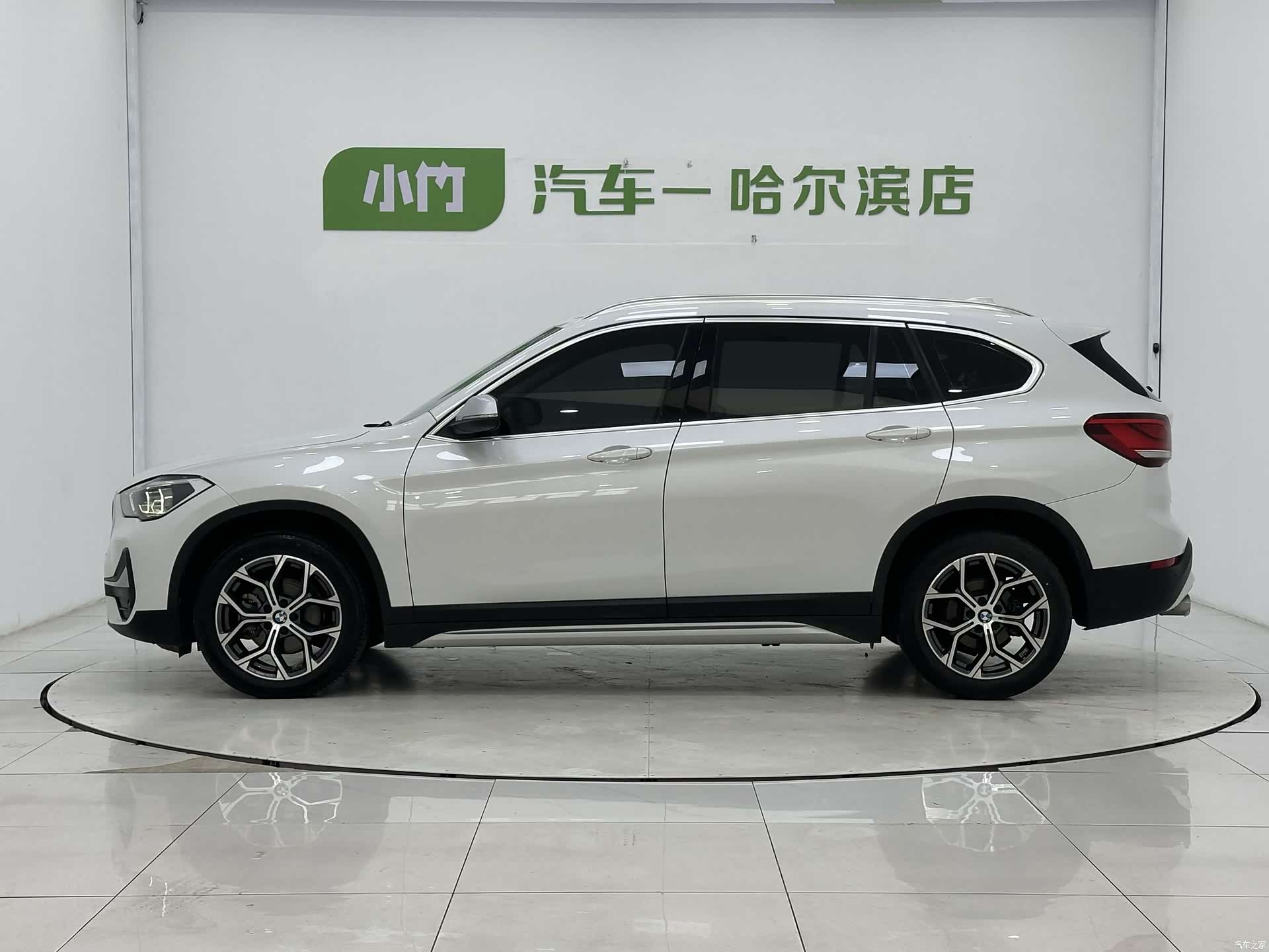 BMW X1, 2022 все фото