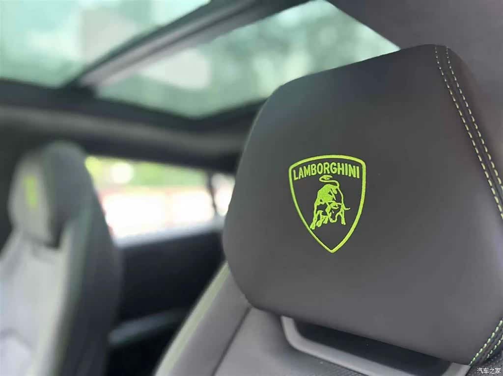 Lamborghini Urus, 2022 14