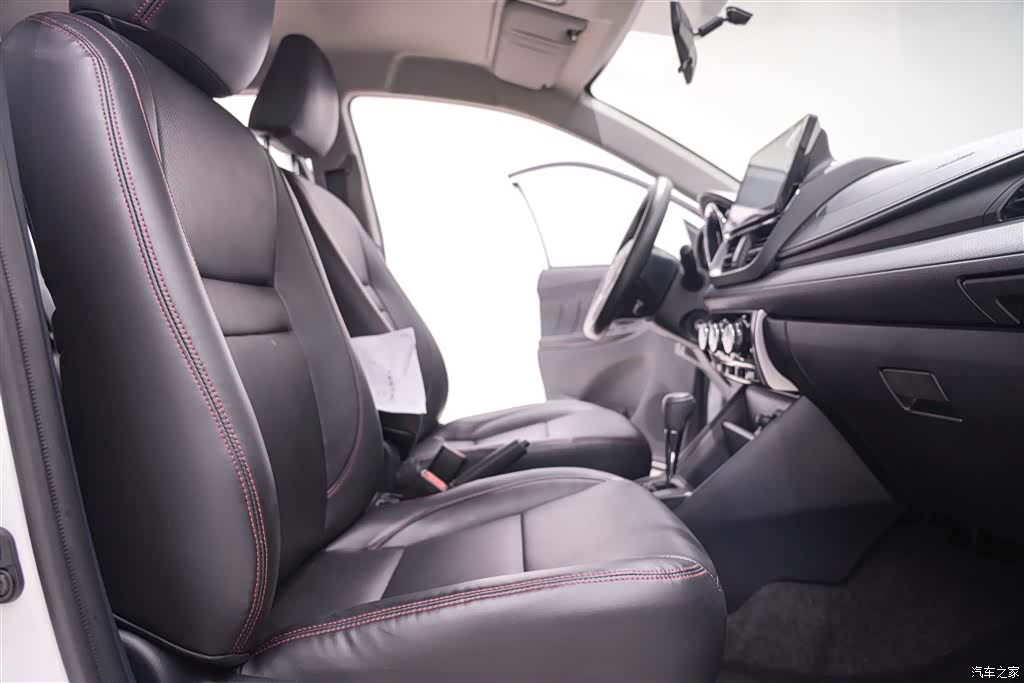 Toyota YARiS L, 2023 21