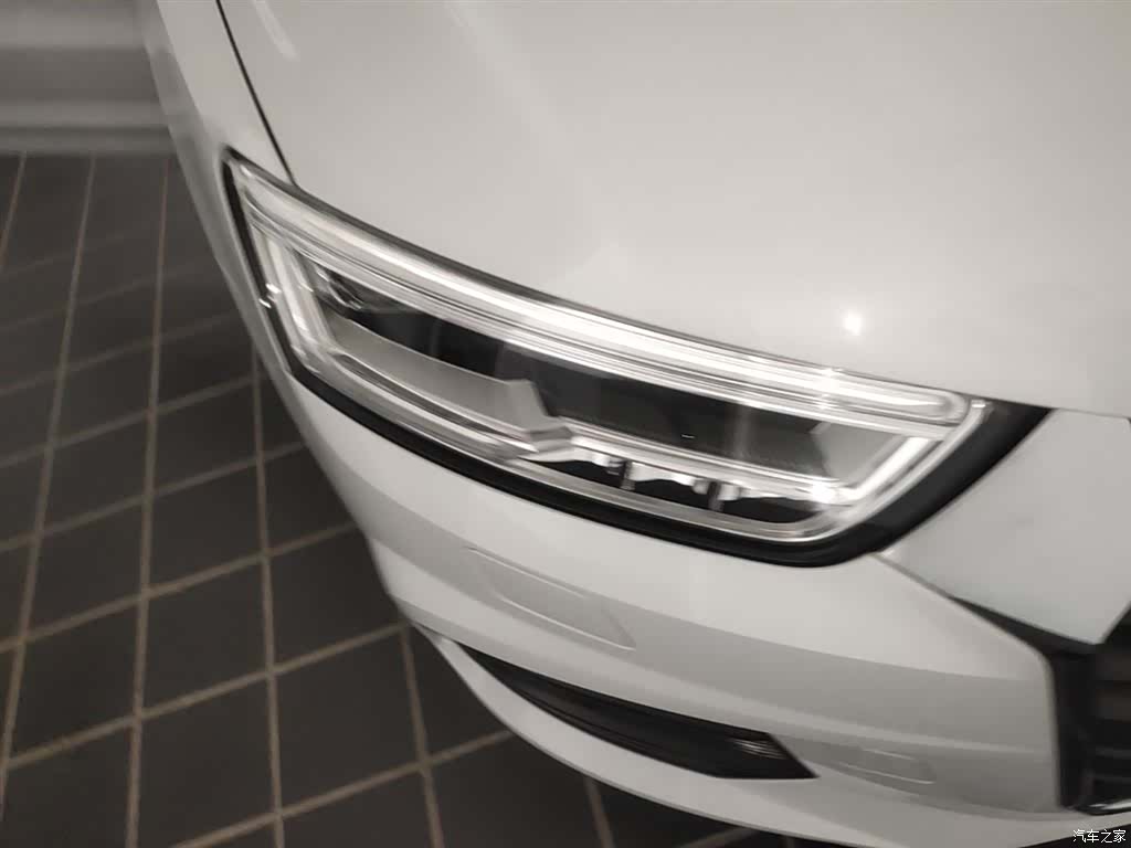 Audi Q3, 2018 13