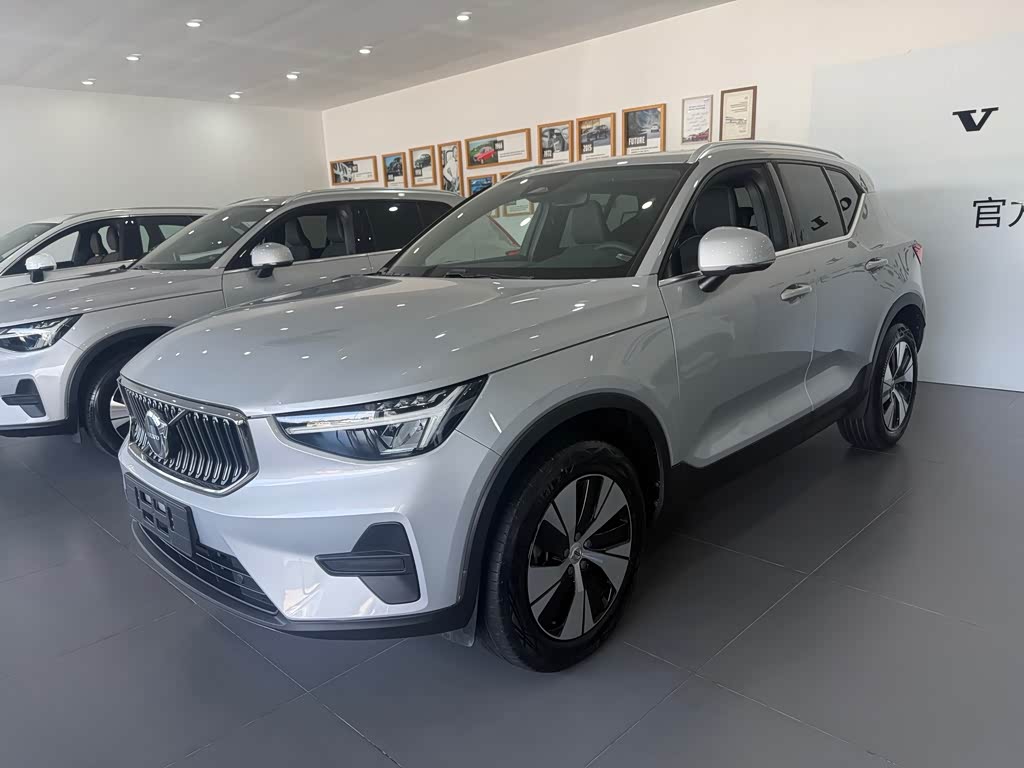 Volvo XC40 2024 B3 Luxury