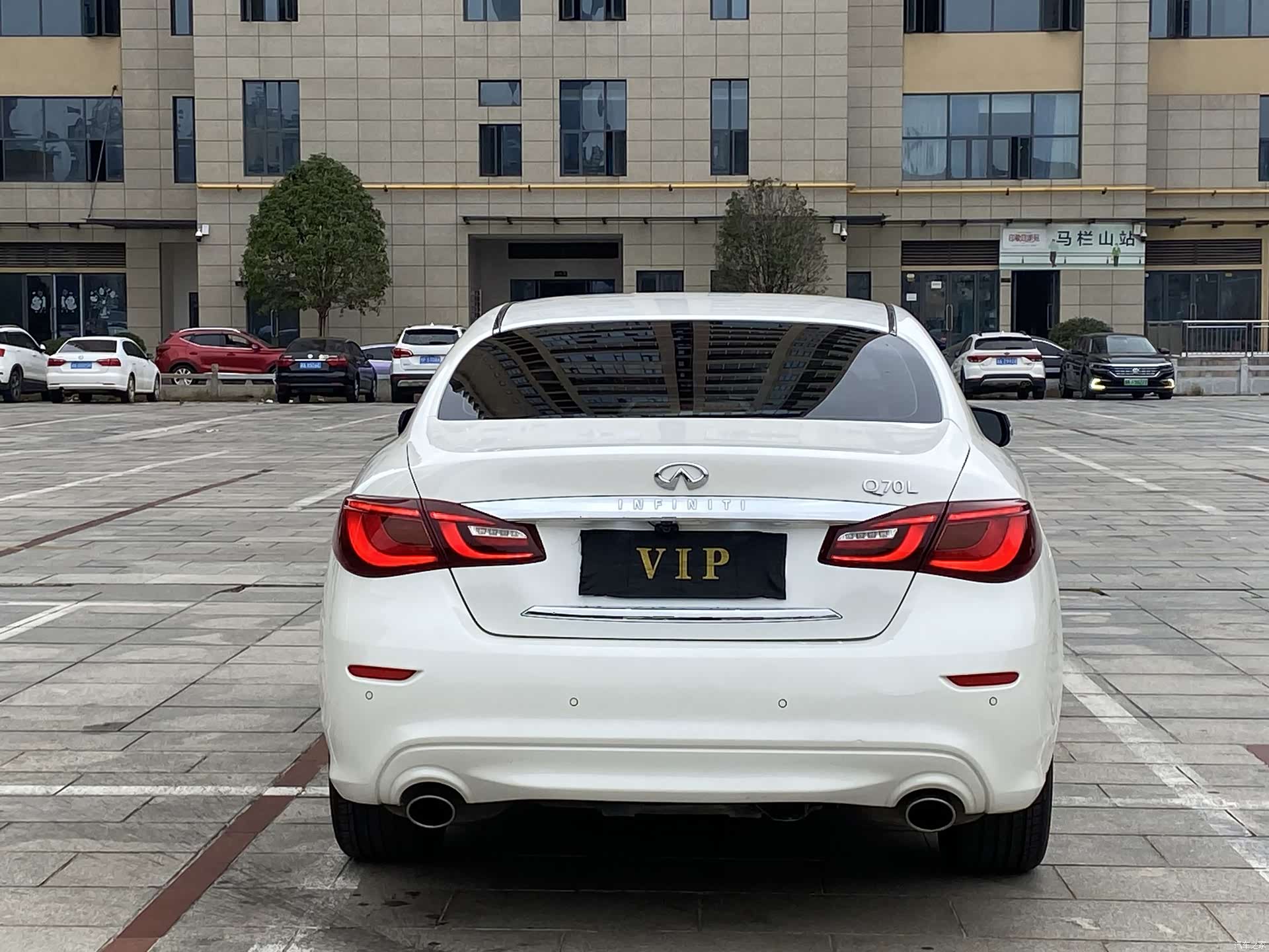 Infiniti Q70, 2017 8