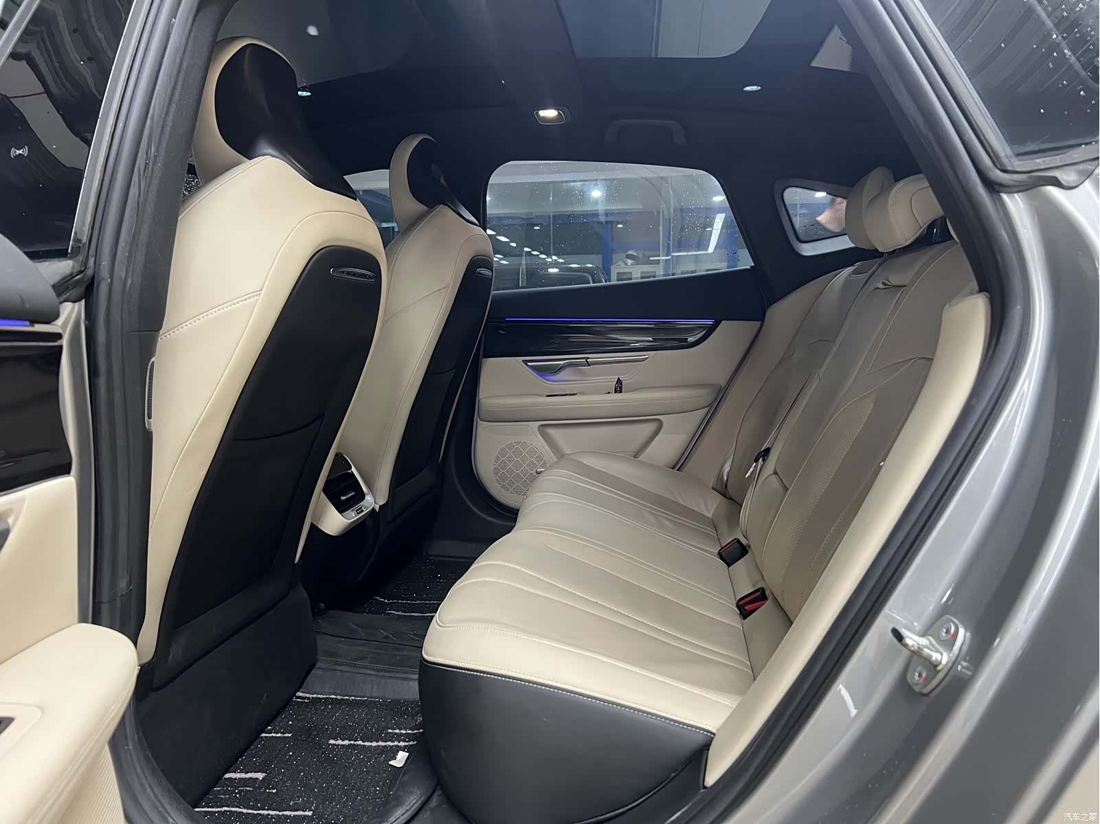 Xpeng P7, 2022 9