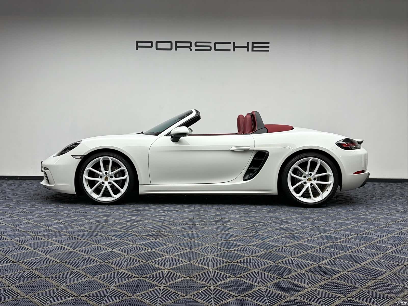 Porsche Boxster, 2024 3