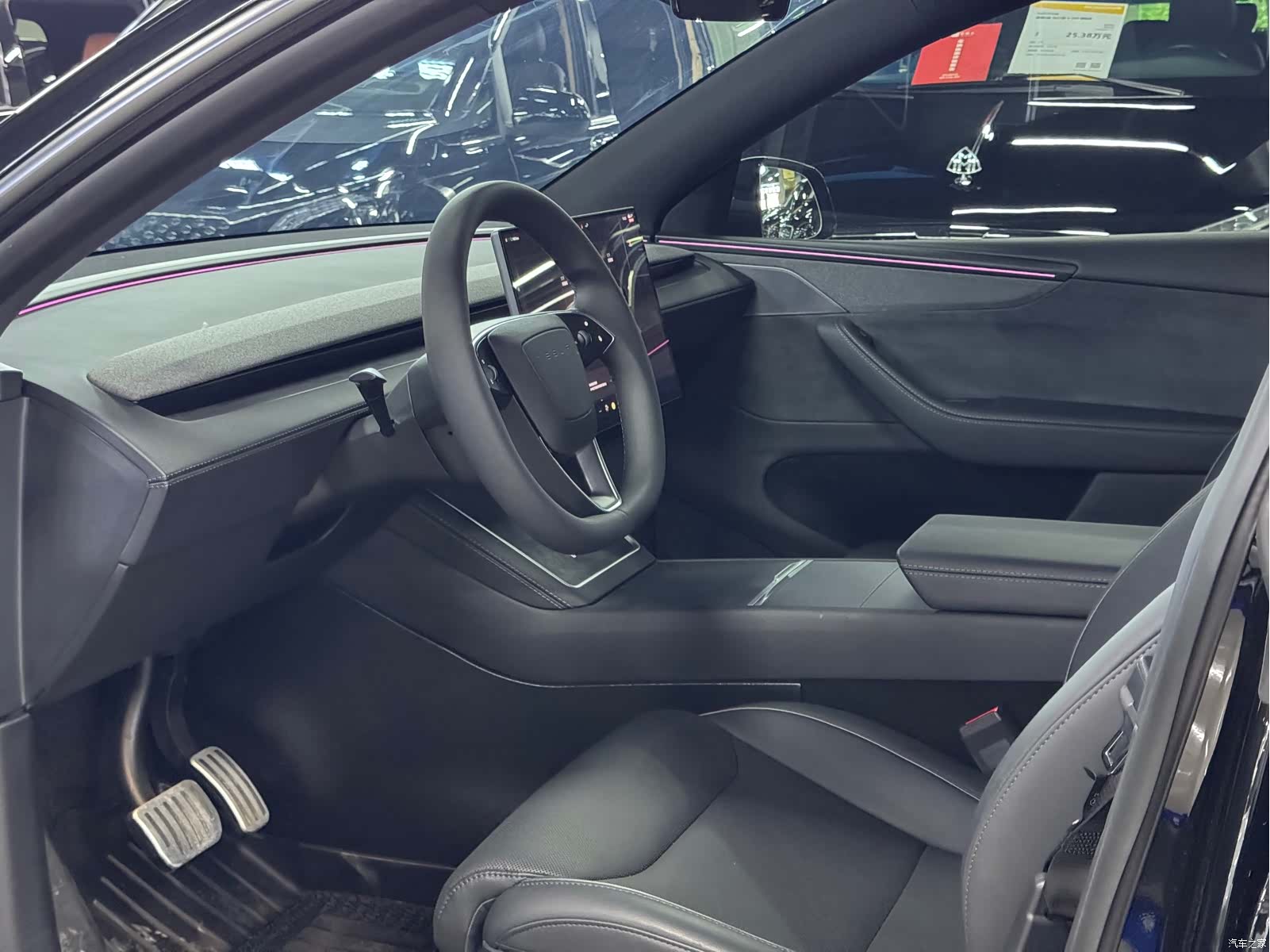 Tesla Model Y, 2025 4