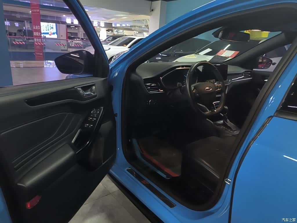 Ford Focus, 2023 16