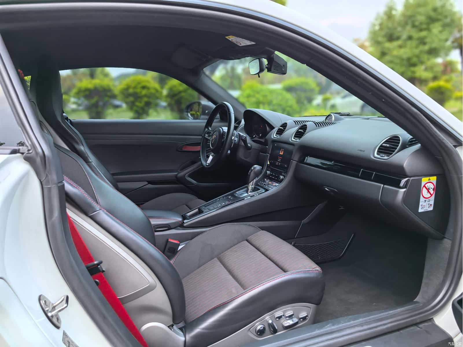 Porsche Cayman, 2020 9