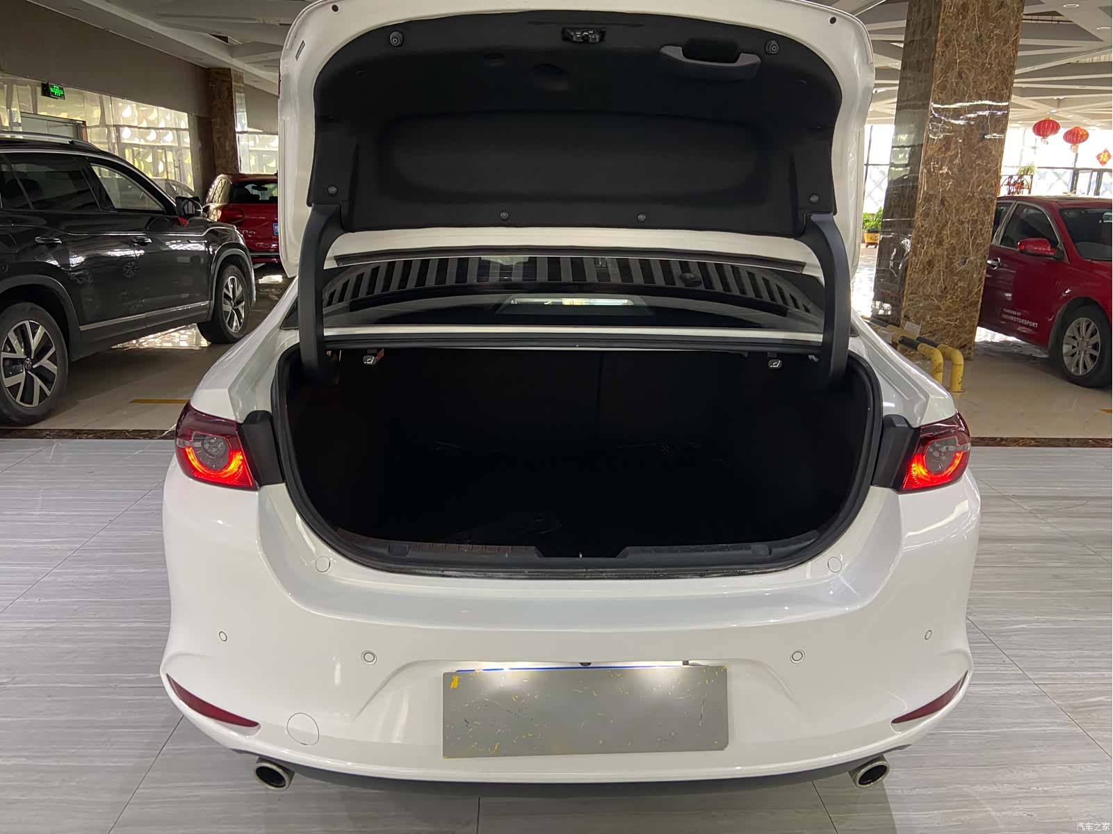 Mazda Mazda3, 2023 12