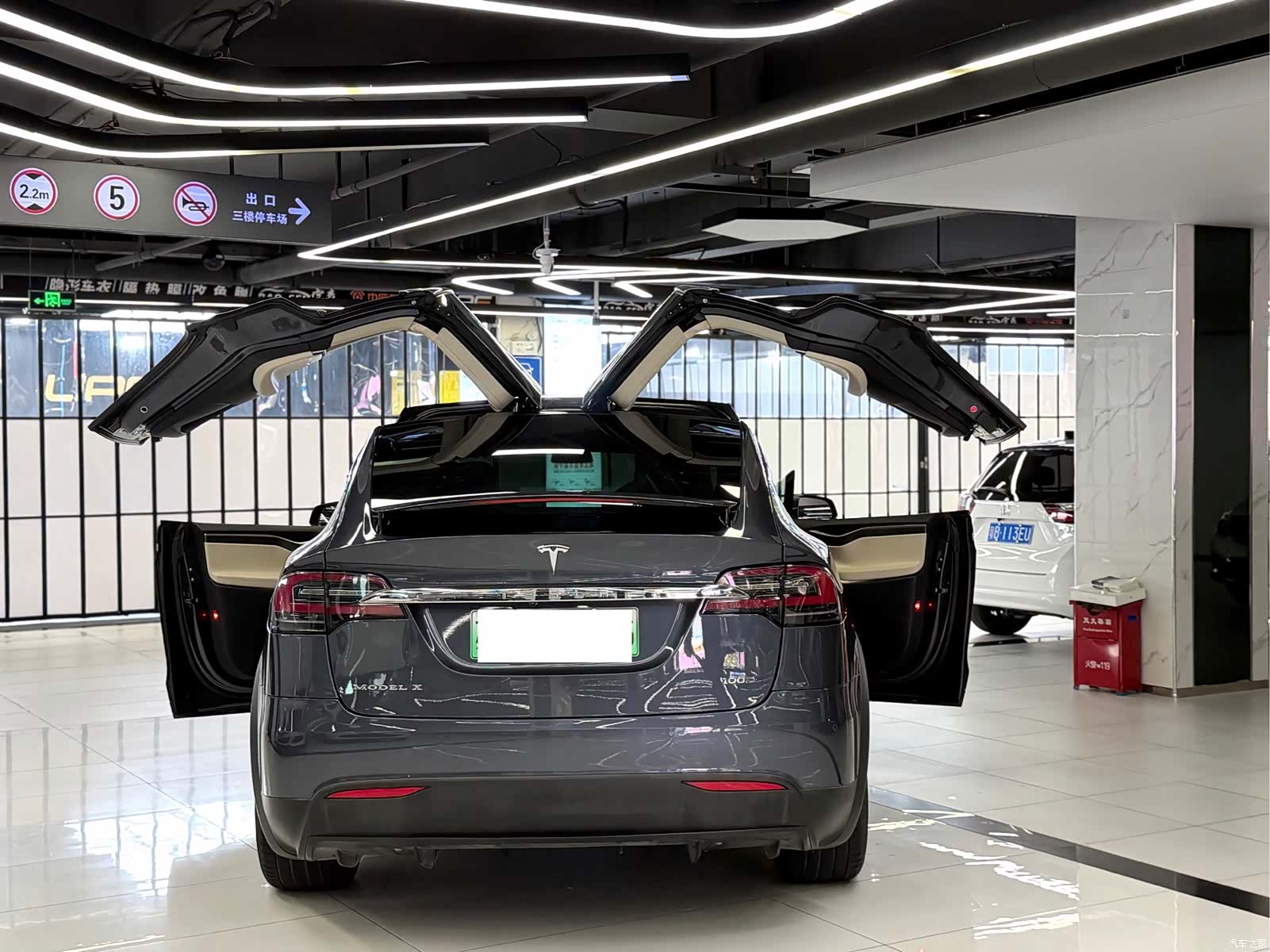 Tesla Model X, 2018 все фото