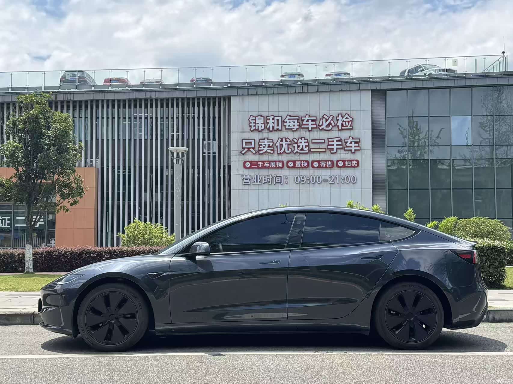 Tesla Model 3, 2024 12