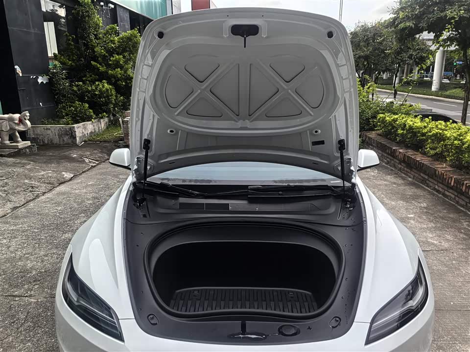 Tesla Model 3 Tesla Model 3