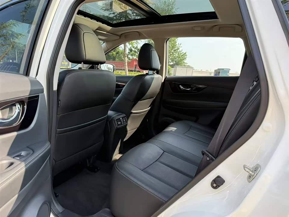 Nissan Qijun
