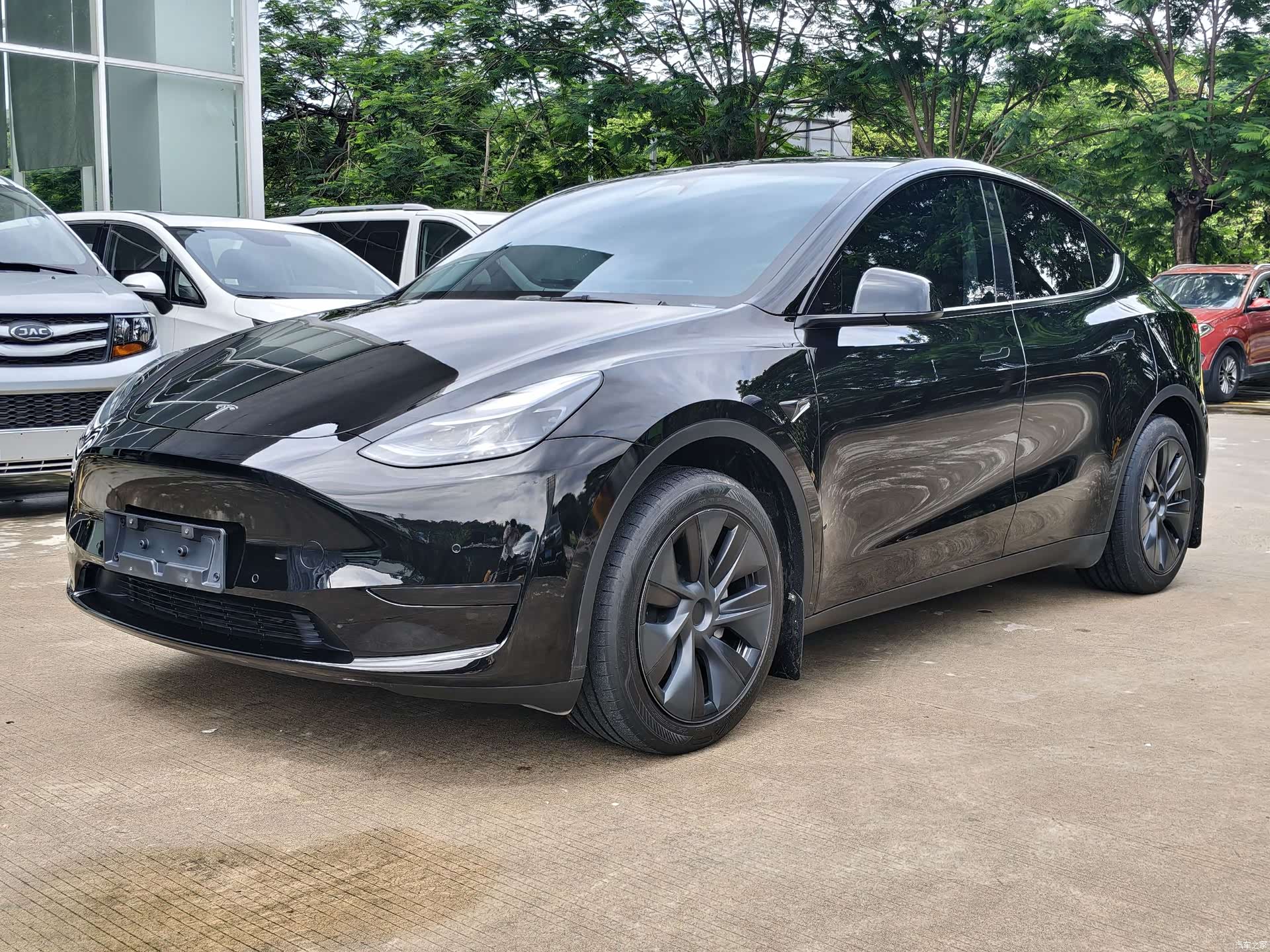 Tesla Model Y, 2023 1