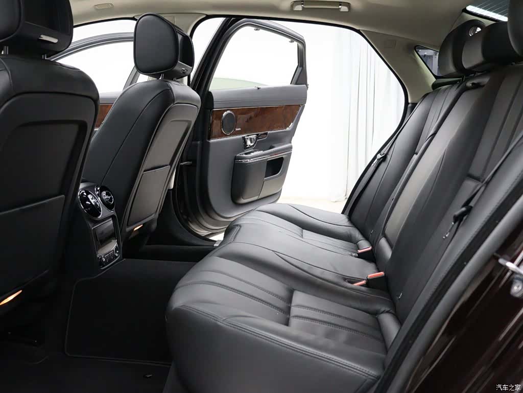 Jaguar XJ, 2014 7